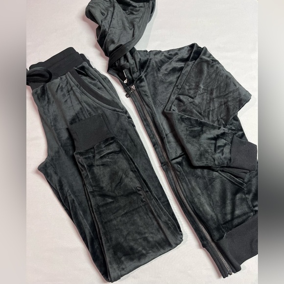 Women's Black Velour Lounge Set NWOT Size XS - Picture 2 of 5